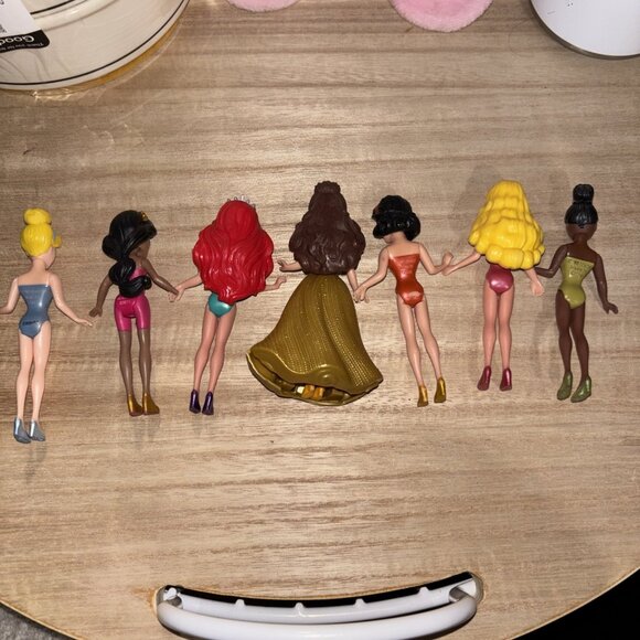 Disney Princess Magiclip Polly Pocket Style Lot of 7 Dolls One Dress - Picture 5 of 10
